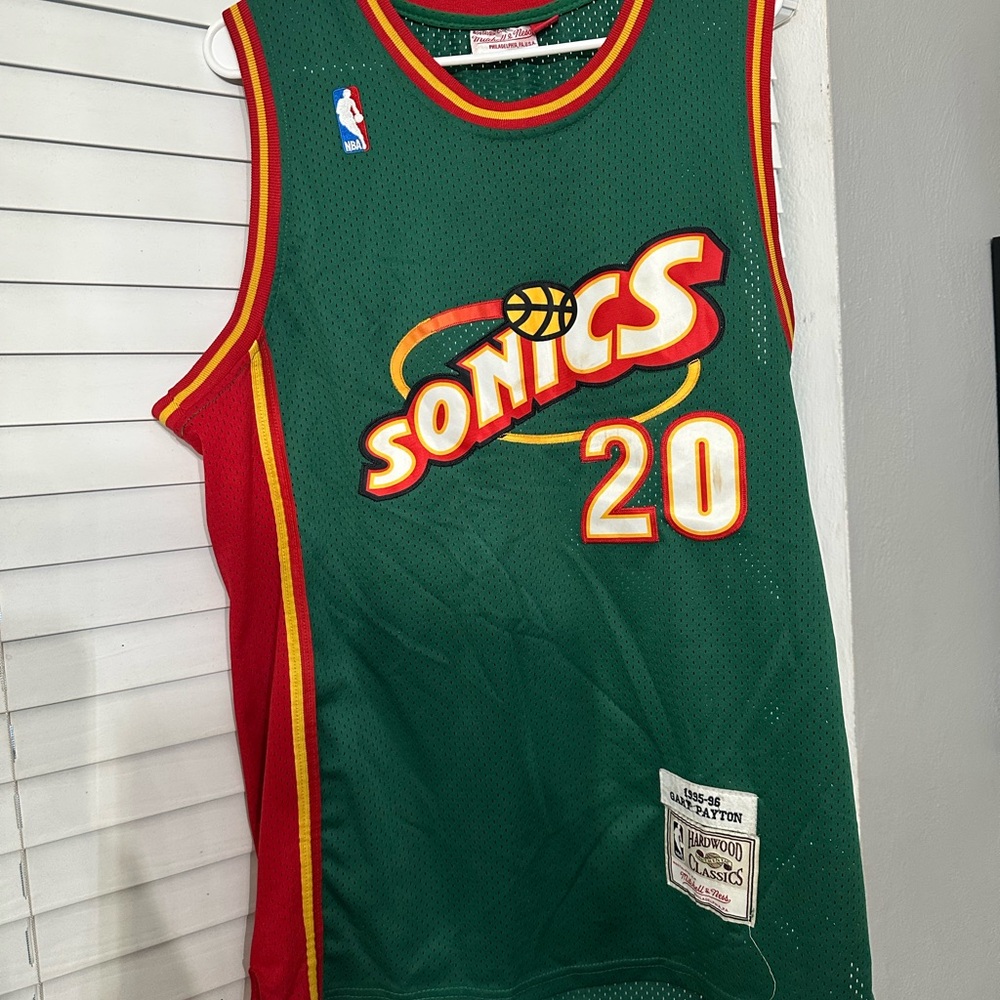 Mitchell & Ness Green and Red Sonics Jersey